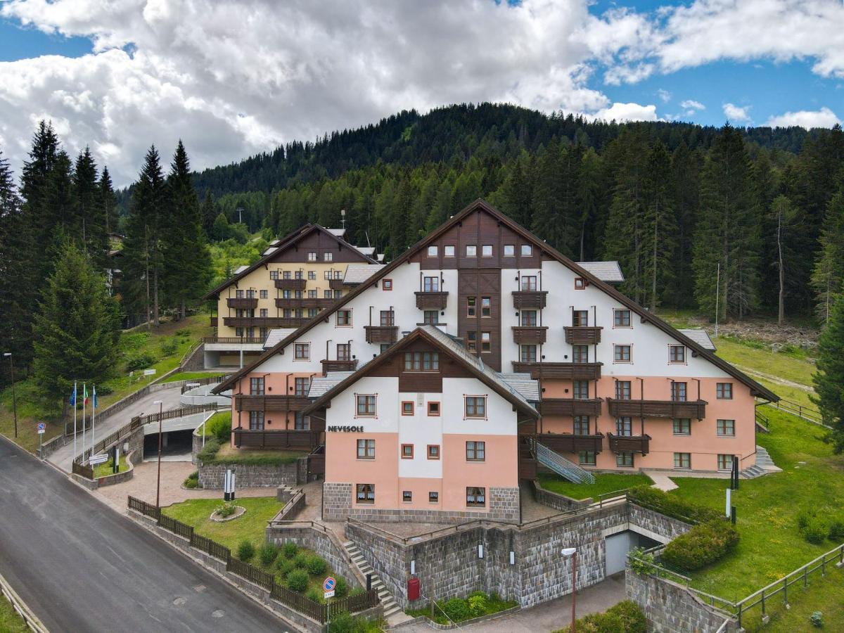 Nevesole Folgarida Resort Aparthotel Extérieur photo