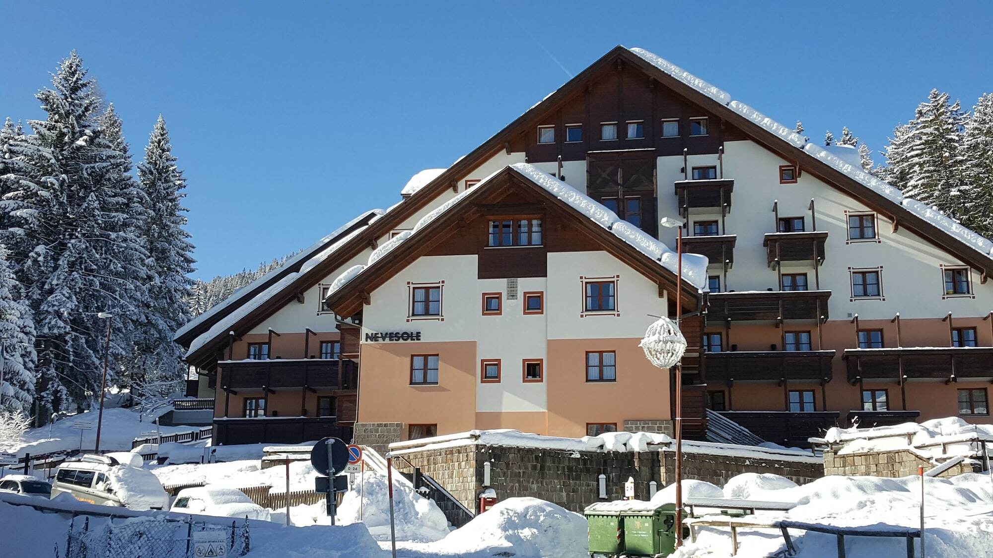Nevesole Folgarida Resort Aparthotel Extérieur photo
